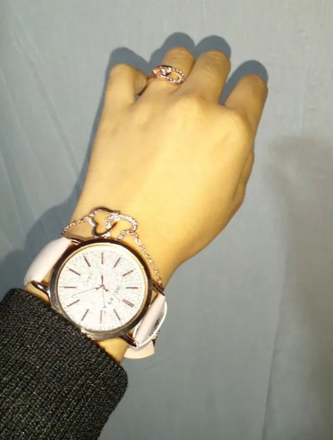 Women Leather Band Quartz Watch and Lover Heart
